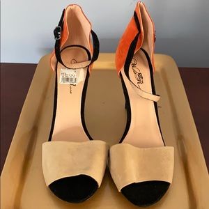 Never worn sandals- women’s 11